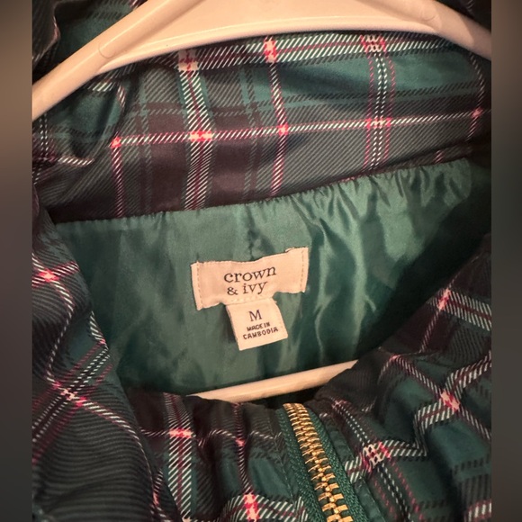 Crown and Ivy Women’s navy plaid Puffer Vest size M - Picture 3 of 3